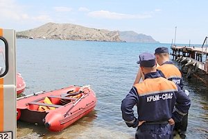 Спасатели обеспечили безопасность международного заплыва на открытой воде Crimea Swim