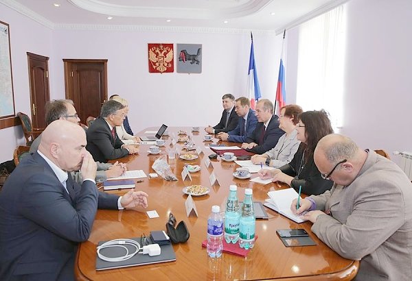 Губернатор-коммунист Сергей Левченко провел рабочую встречу с французскими инвесторами