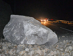 Передвигаться по трассе Севастополь – Ялта опасно: угроза камнепада