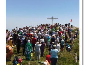 Православные верующие Крыма совершат традиционное восхождение на Чатыр-Даг