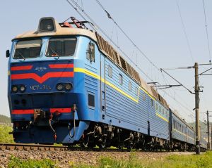 Жители Украины просят у Порошенко вернуть поезда в Крым