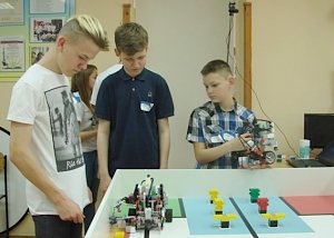В Малой Академии наук соревновались юные робототехники со всего Крыма