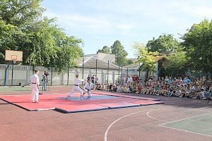 Сотрудники Следкома Крыма провели военно-спортивную эстафету для подшефных воспитанников реабилитационного центра