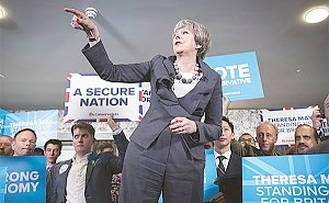 «Самоподвешивание» Терезы Мэй: Правящая партия Великобритании сдаёт позиции