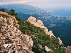 Двое туристов из Москвы потерялись в крымских горах