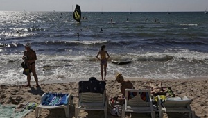 Холодное лето снижает цены на отдых в Крыму