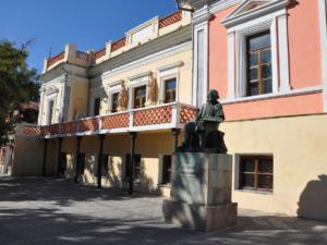 Требуется уделить внимание сохранению Дома Айвазовского и объектов Ливадийского дворца, — Ефимов