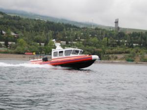 Крымские спасатели оказали помощь на воде жителю Костромы