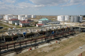 Феодосийская нефтебаза простаивает зря