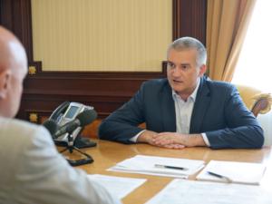 Глава Крыма распорядился до 1 июля привести в соответствие зарплаты в Дирекции по управлению ФЦП