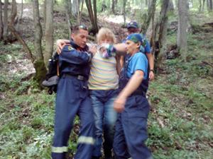 В районе памятника «Партизанская шапка» женщина упала и повредила руку