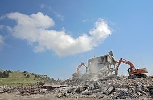 Процесс очистки от незаконных построек продолжится в Алуштинском и Ялтинском регионе, — Аксёнов