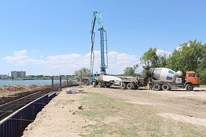 В Саках начали возведение второй части набережной вдоль лечебного озера