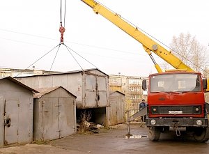 В Симферополе будут сносить гаражи и строить парковки