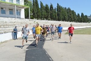 «Физическая подготовка – часть работы»: севастопольские спасатели сдают нормативы