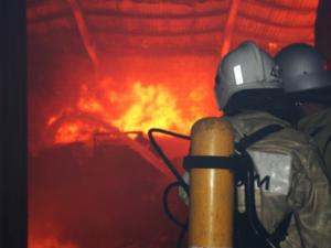 Из-за окурка в постели пришлось спасать из горящего дома в Симферополе 25 человек, в том числе, семеро детей