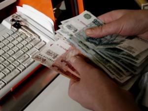 В торговом центре столицы Крыма продавец придумала целую схему присвоения денег из кассы