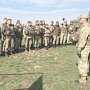 Киевские вояки проводят учения вблизи границы с Крымом и учатся минировать трассы
