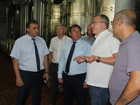 Юрий Гоцанюк с рабочей поездкой посетил винодельческое предприятие в Бахчисарайском районе