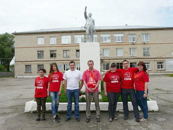 В городе Сасово Рязанской области был дан старт комсомольскому автопробегу «Комсомольское лето – 2017 год!»