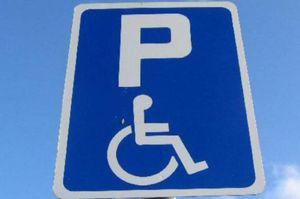 На красноперекопских АЗС не было мест для парковки автомобилей инвалидов
