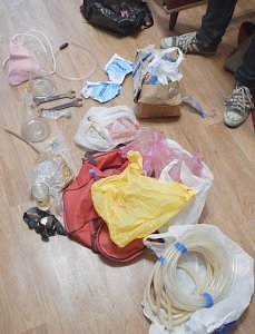 Пять членов ОПГ задержаны по подозрению в сбыте наркотиков в Керчи. За «товар» брали оплату квартирами и автомобилями