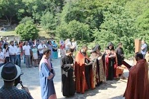 Армянский праздник вардавар объединил крымчан