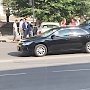 Неуправляемый Rolls-Royce въехал в забор в центре крымской столицы
