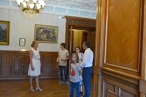 Потомки известного крымского табачного магната Стамболи побывали в Массандровском дворце