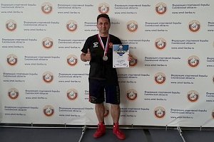 Симферополец завоевал бронзу на чемпионате России по вольной борьбе между ветеранов
