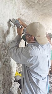 Волонтёры и представители духовенства очистили пещерные города Мангупа от грязи и современных надписей