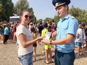 Крымские спасатели провели уроки безопасности в детском оздоровительном центре Евпатории