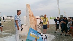 В Крыму открыли монумент Фиделю Кастро