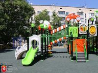 Дмитрий Полонский принял участие в открытии детской площадки в Бахчисарае