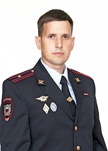 «В полиции служат единомышленники и те, кто всем сердцем любит свою работу», - считает севастопольский оперуполномоченный Антон Савин