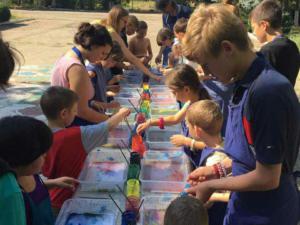 Мастер-класс росписи по воде провели для детей в Симферопольском районе