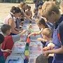 Мастер-класс росписи по воде провели для детей в Симферопольском районе
