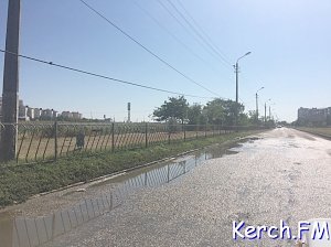 Жители Ворошилова живут без воды из-за того, что в водоканале нет материалов для устранения порыва