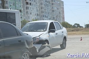 Во вчерашней тройной аварии в Керчи пострадали два человека
