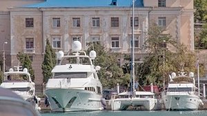 Красиво жить не запретишь: крымчане владеют яхтами и дельтапланами