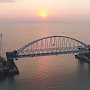 Арочный пролёт Крымского моста подняли на высоту 35 метров