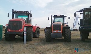 Новые модели тракторов и комбайнов представили на выставке в Черноморском районе