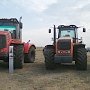 Новые модели тракторов и комбайнов представили на выставке в Черноморском районе