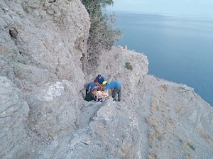 На мысе Капчик в Судаке сорвалась со скалы жительница Ростова