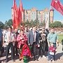 Амурская область. Благовещенские коммунисты возложили цветы к памятнику павшим воинам
