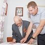 Госкомрегистр помог ветерану оформить документы на дом и земельный участок