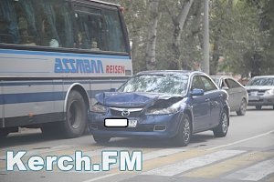 В Керчи в аварии на Горького пешеход бросился под машину