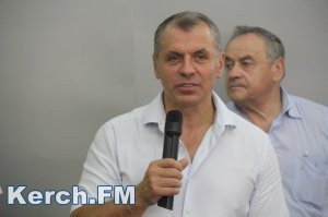 Константинов с рабочим визитом приехал в Керчь