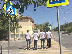 Активисты молодёжного движения ОНФ добились установки пешеходного перехода в районе КФУ