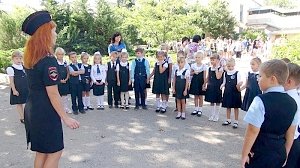 Сотрудники Госавтоинспекции напомнили ученикам гимназии №7 о правилах поведения на дороге